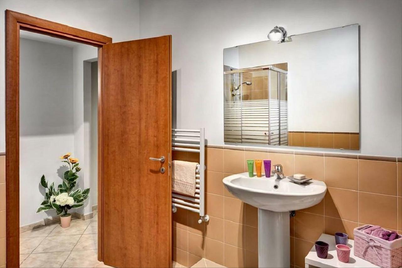 Camera Doppia con Letti Singoli con Bagno Privato Esterno